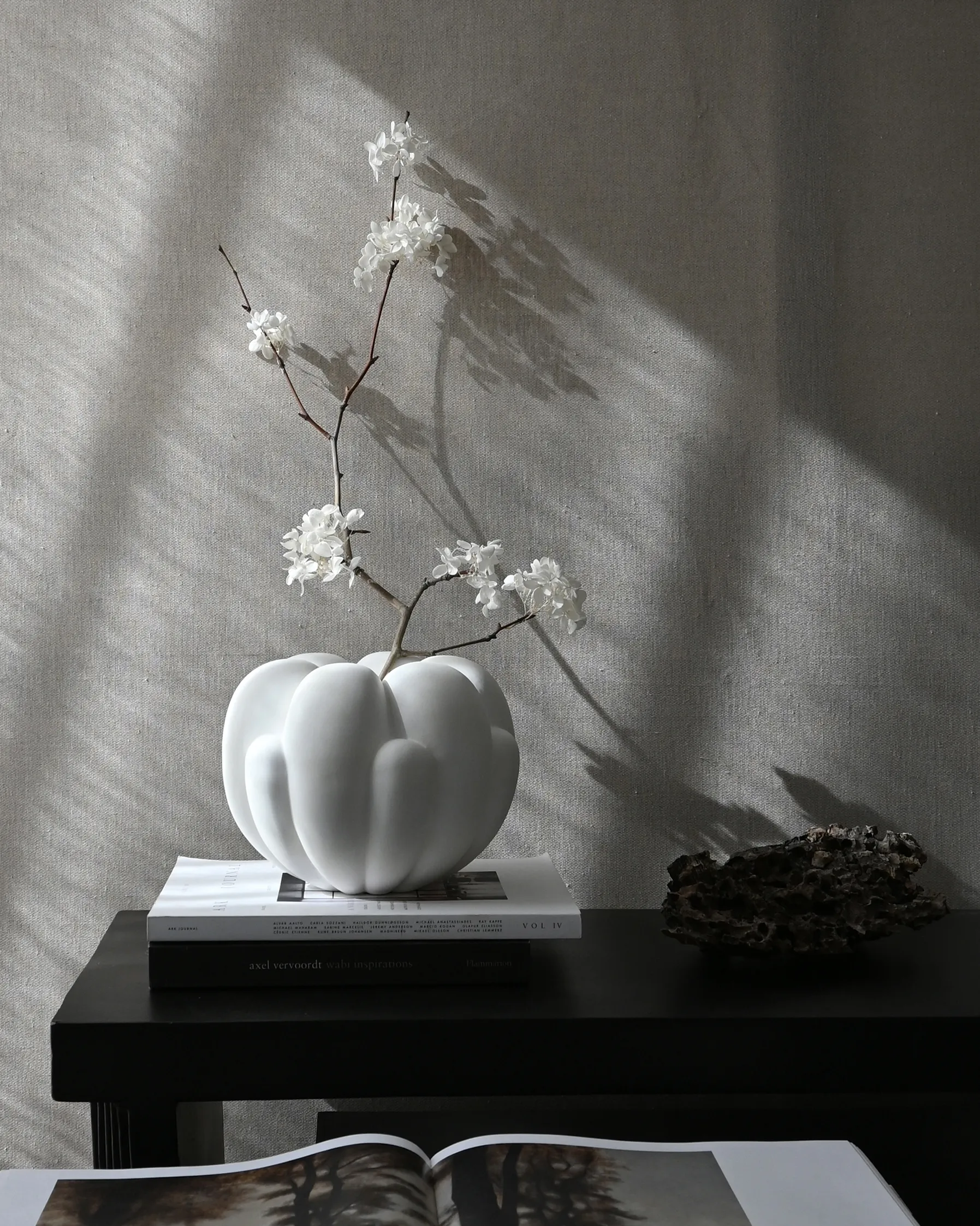 Bloom vas petit 22,5x24 cm, Bone white 101 Copenhagen