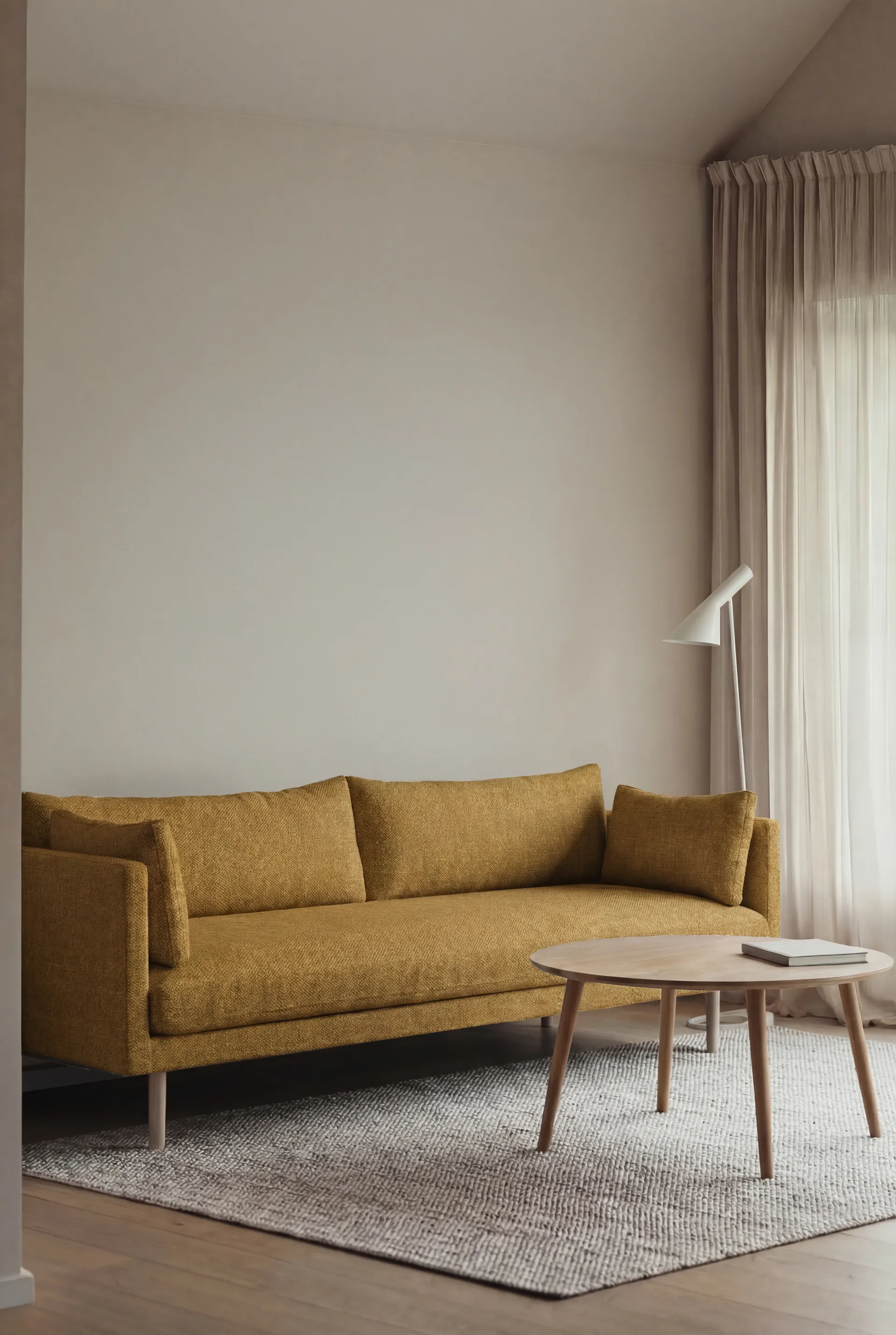 Linnevik soffa, Luiza Mustard 3972-vitoljad ek, 4-sits 1898