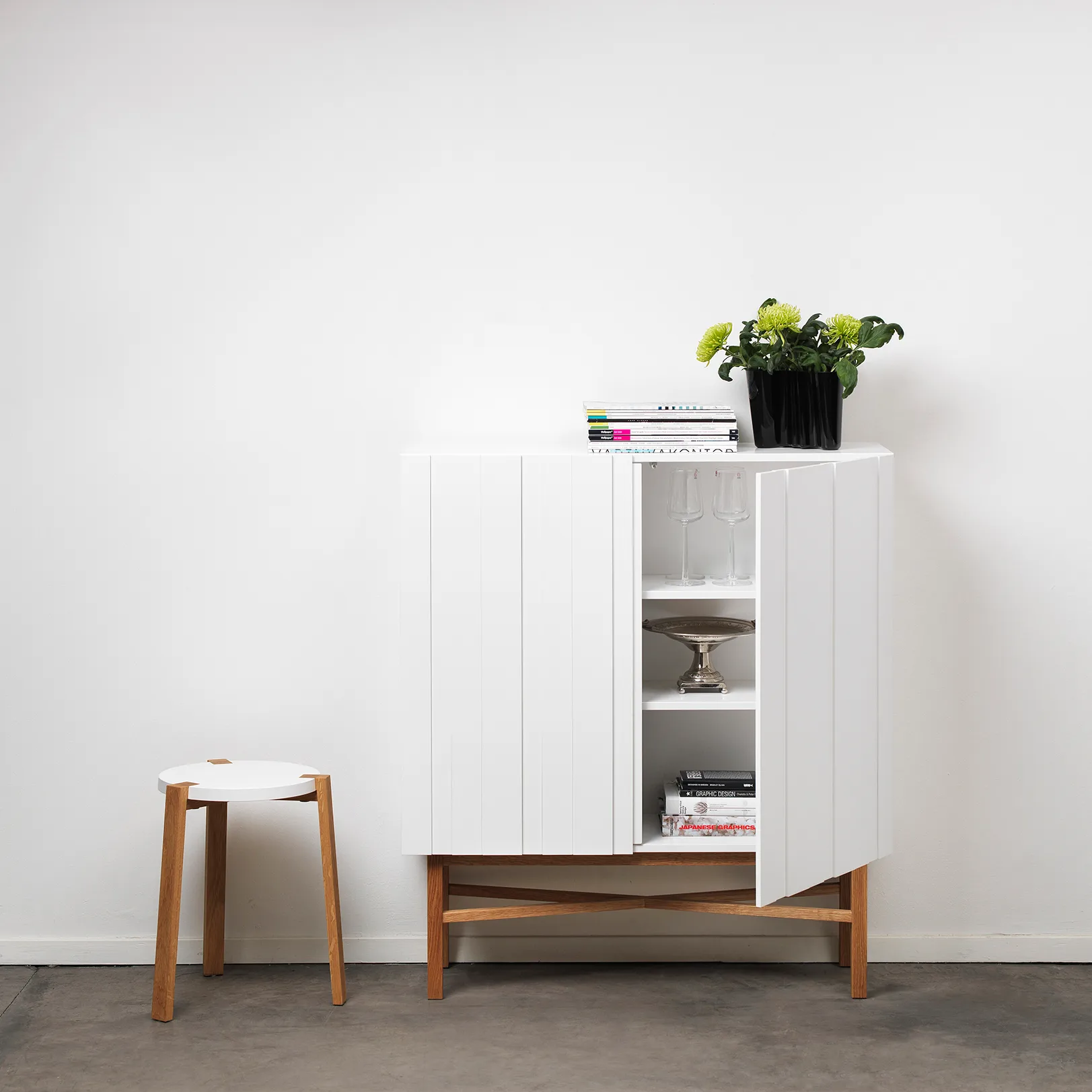 White Cabinet skåp, ek A2