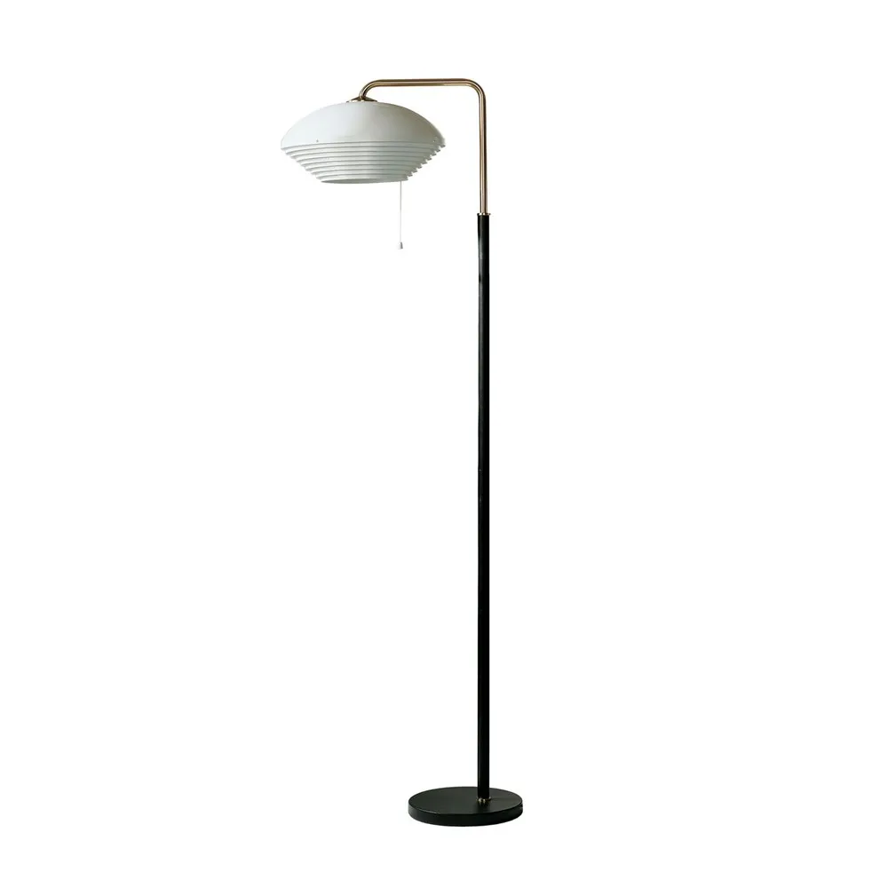 A811 golvlampa, Polerad mässing Artek