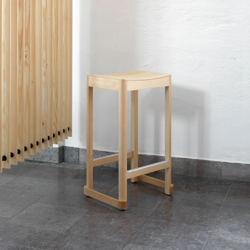Atelier barpall, Grönlackerad björk-H65 cm Artek