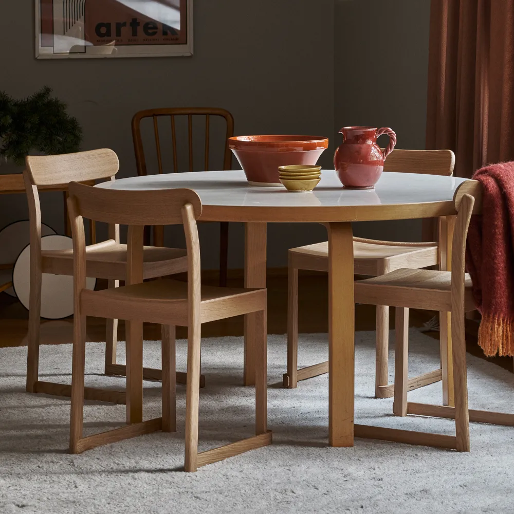Atelier stol, Klarlackerad ask Artek