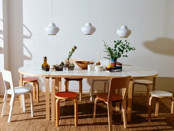 Chair 66 stol - Vit laminat-Björkstativ - Artek