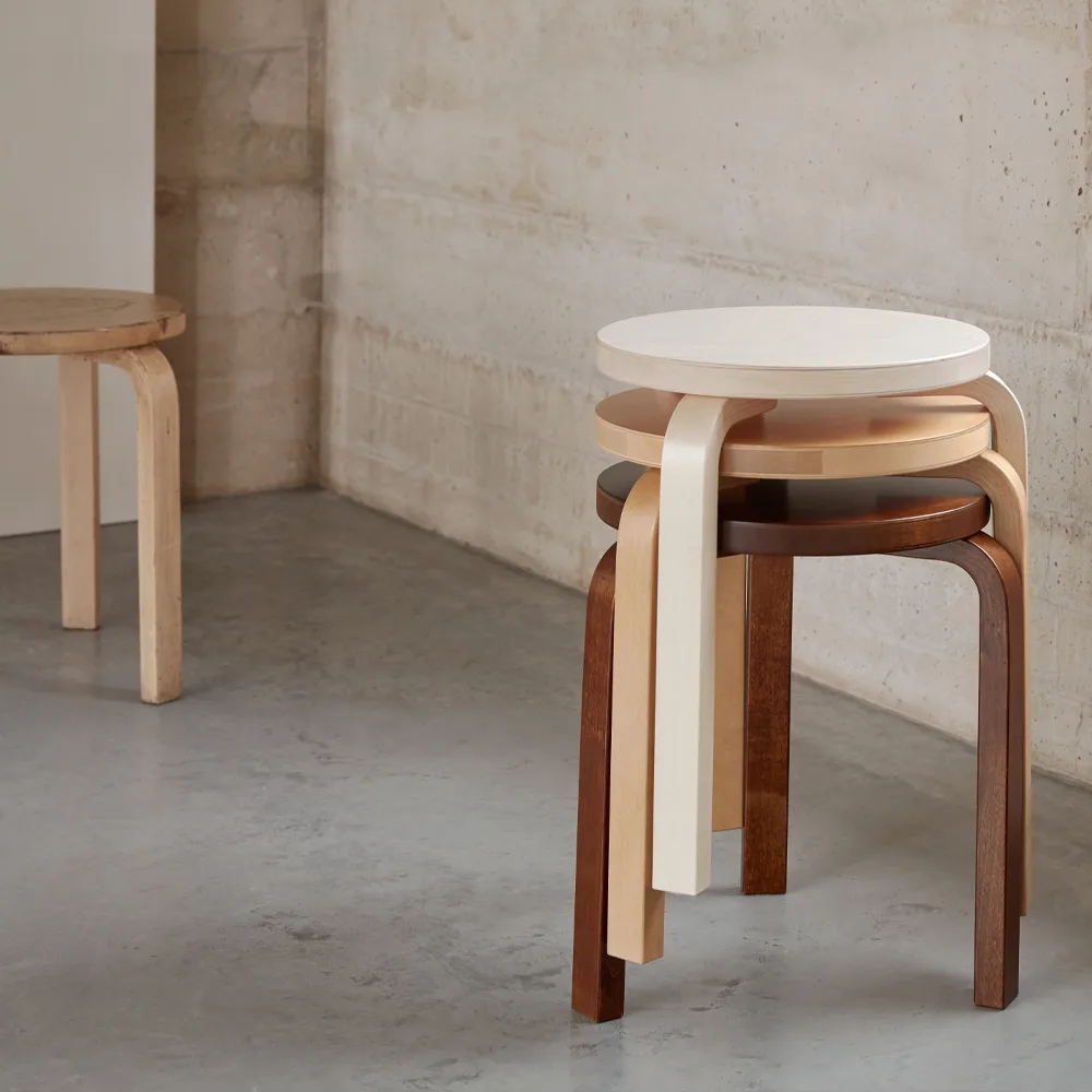 Stool 60 pall 3 st ben, Gul-Björk Artek