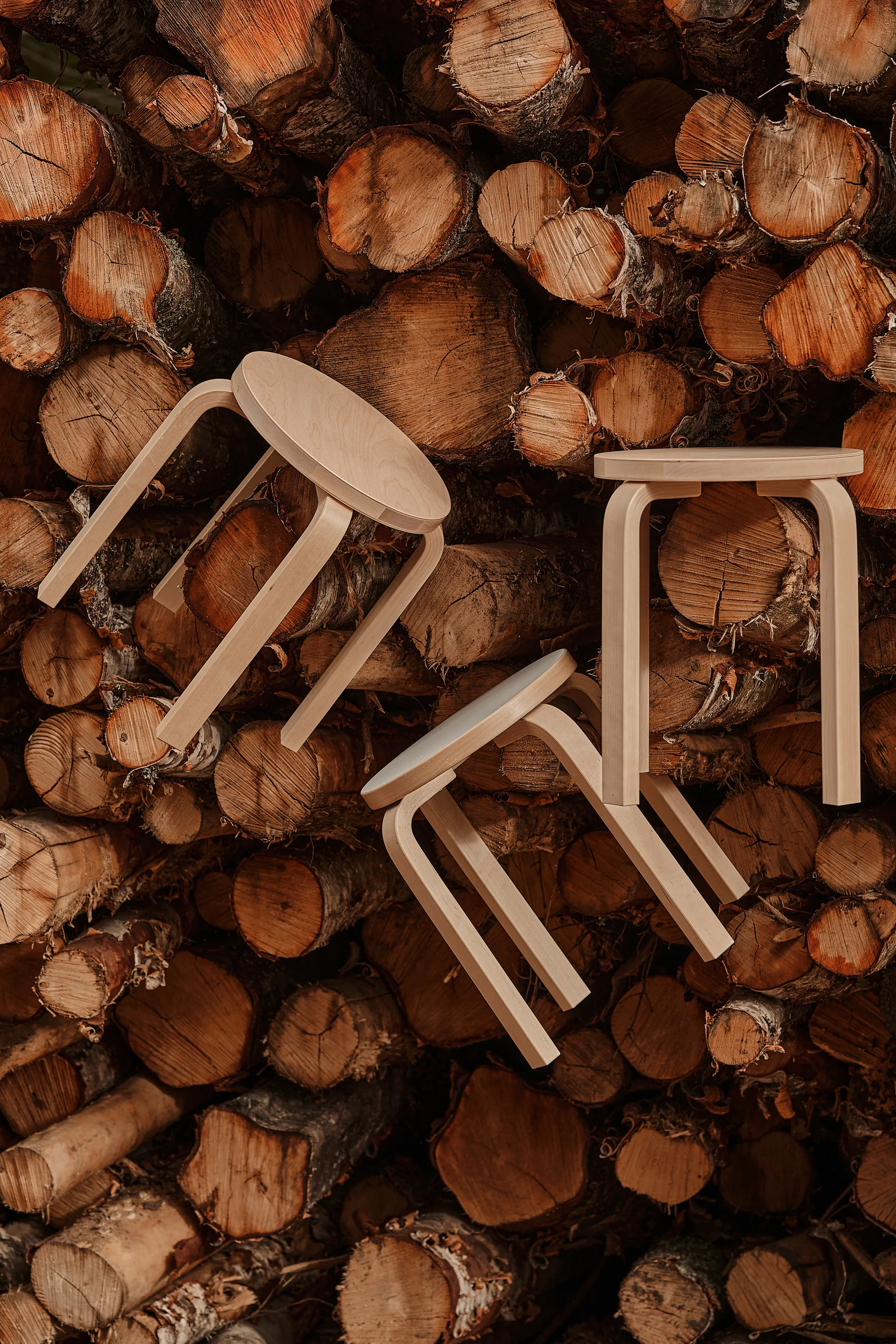 Stool E60 rund pall 4 st ben, Naturlackerad björk-Björk, Ø38x44 cm Artek