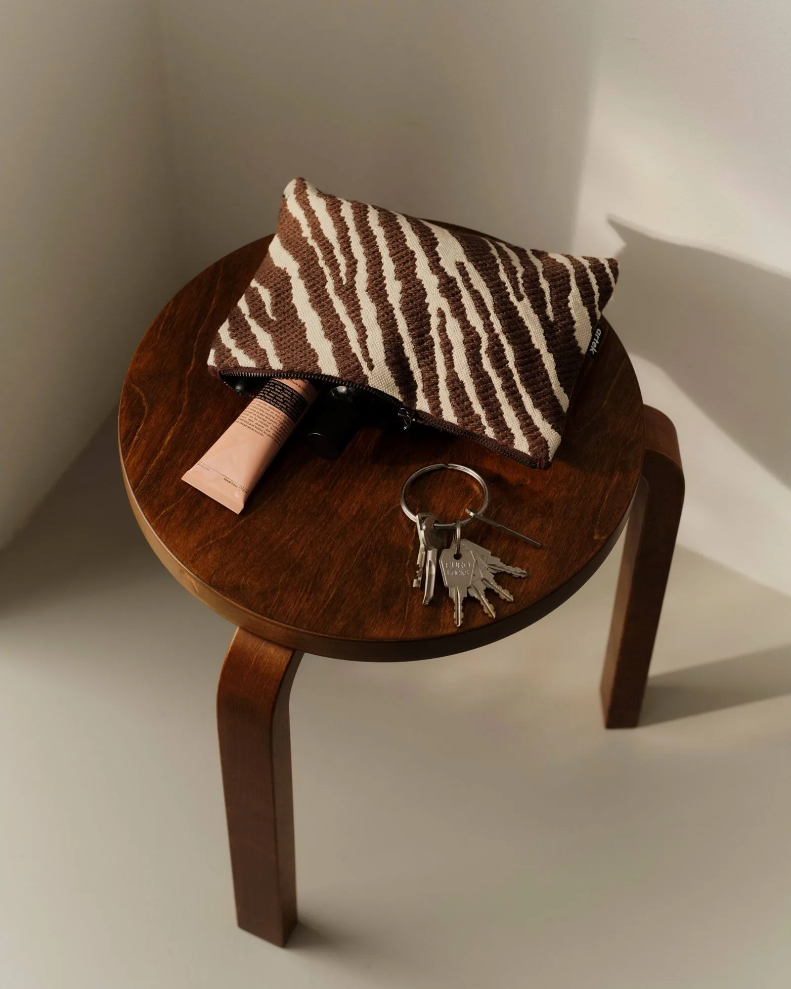 Zebra necessär small, Brun-vit Artek