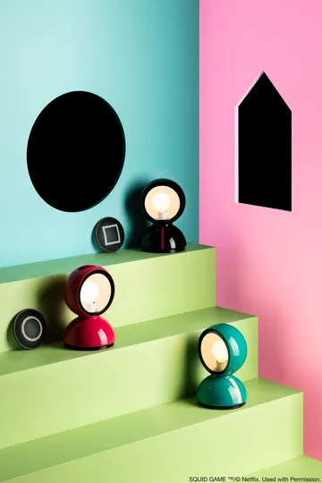 Eclisse x Squid Game bordslampa Special Edition - Guard black - Artemide