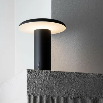 Takku portabel bordslampa 19 cm - Varnished black - Artemide