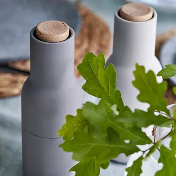 Bottle grinder kryddkvarn 2-pack special edition - concrete-feather (trälock) - Audo Copenhagen
