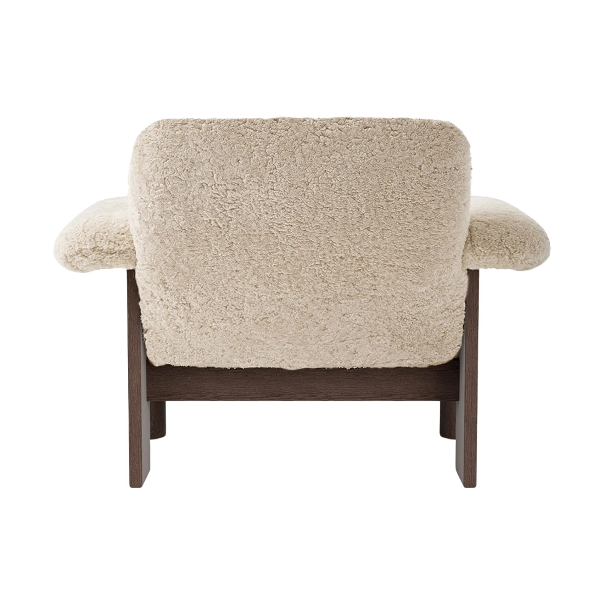 Brasilia fåtölj low back, Dark oak-Nature sheepskin curly Audo Copenhagen