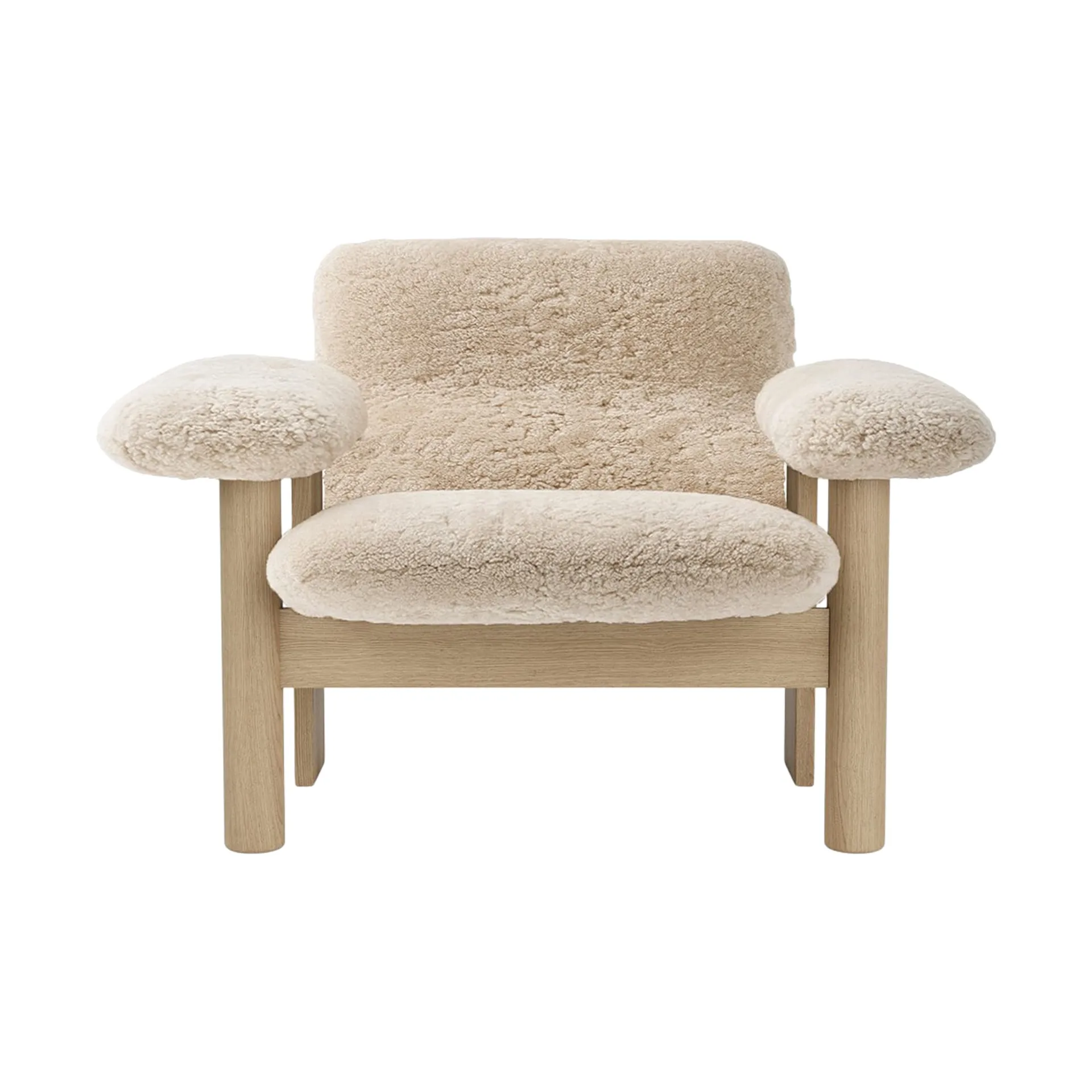 Brasilia fåtölj low back, Natural oak-Nature sheepskin curly Audo Copenhagen