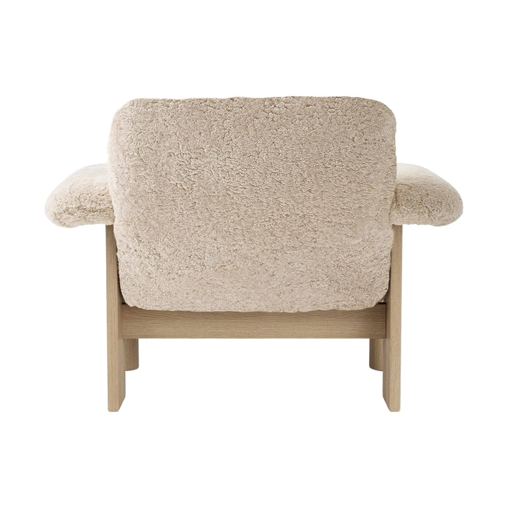 Brasilia fåtölj low back, Natural oak-Nature sheepskin curly Audo Copenhagen