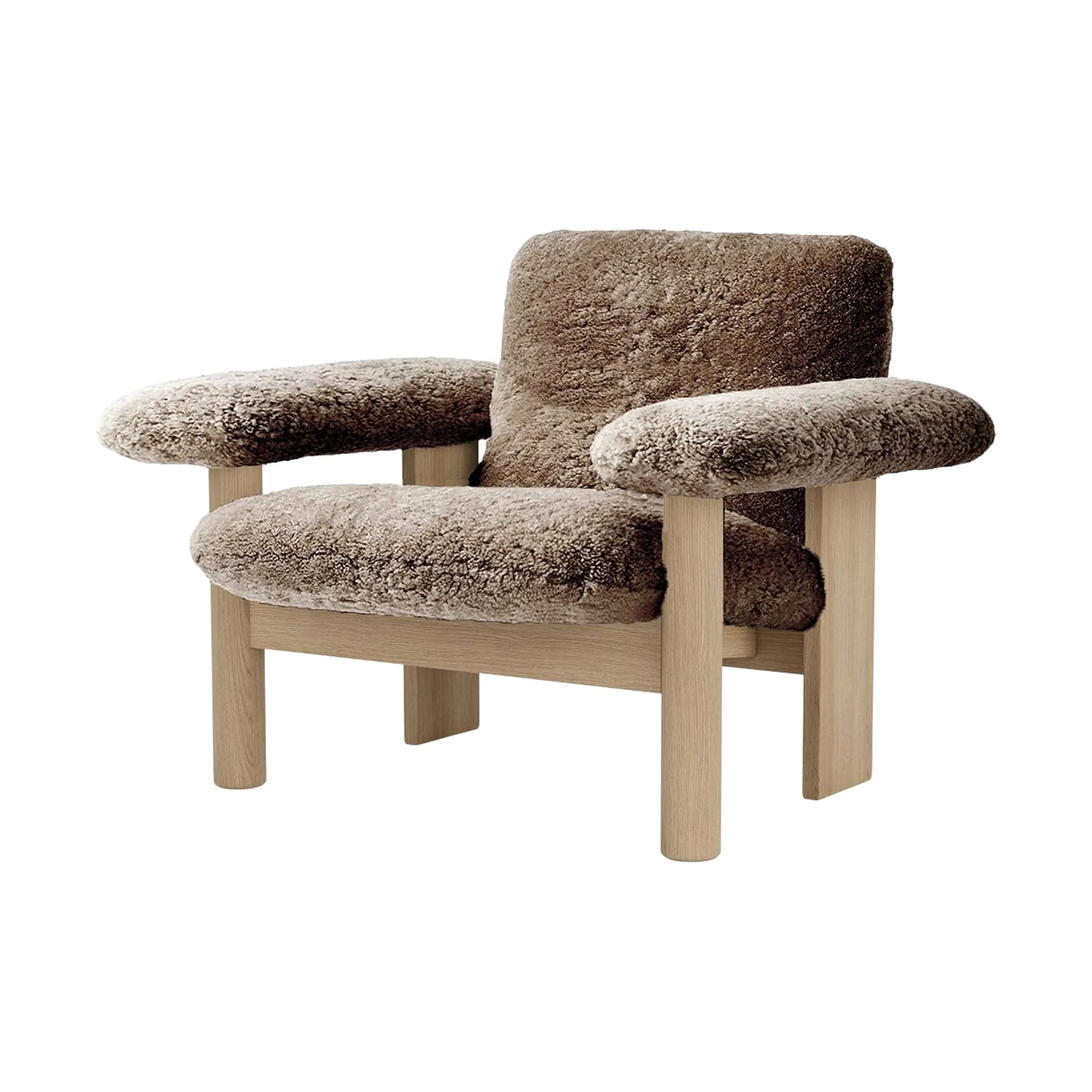 Brasilia fåtölj low back, Natural oak-Sahara sheepskin curly Audo Copenhagen