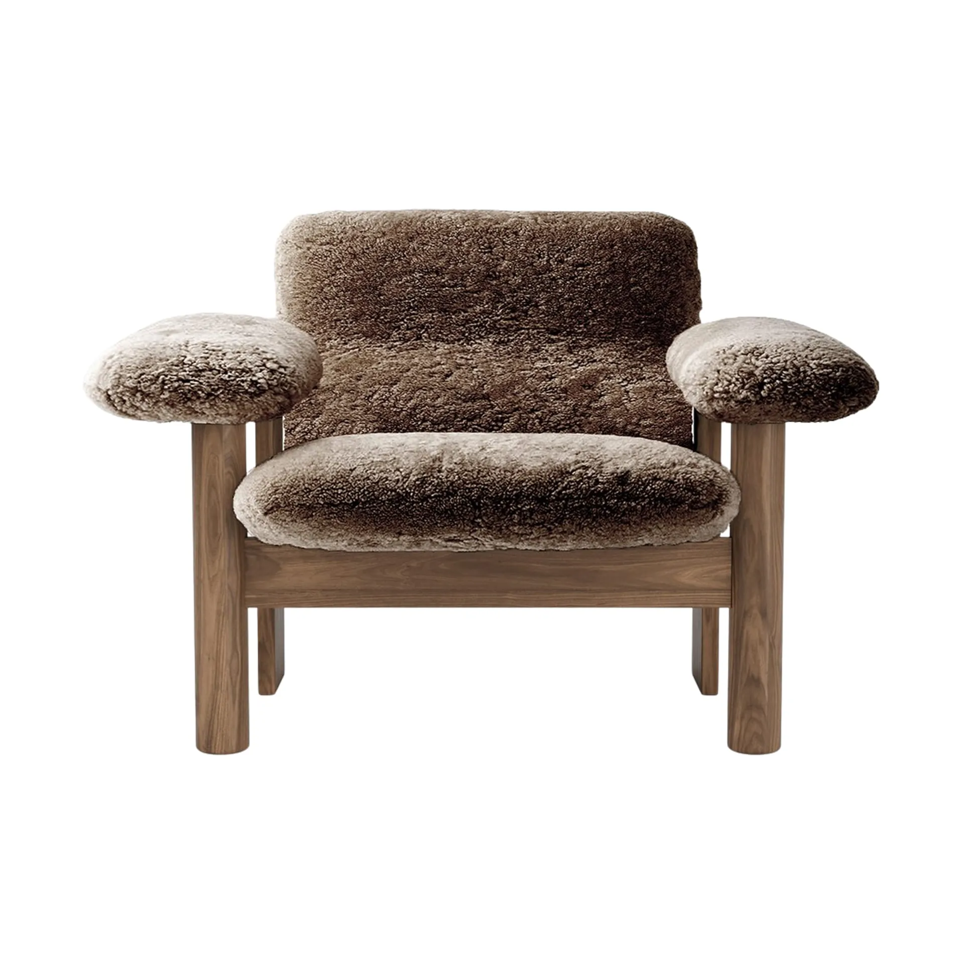 Brasilia fåtölj low back, Walnut-Sahara sheepskin curly Audo Copenhagen
