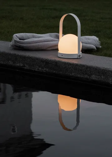 Carrie portabel bordslampa - White - Audo Copenhagen