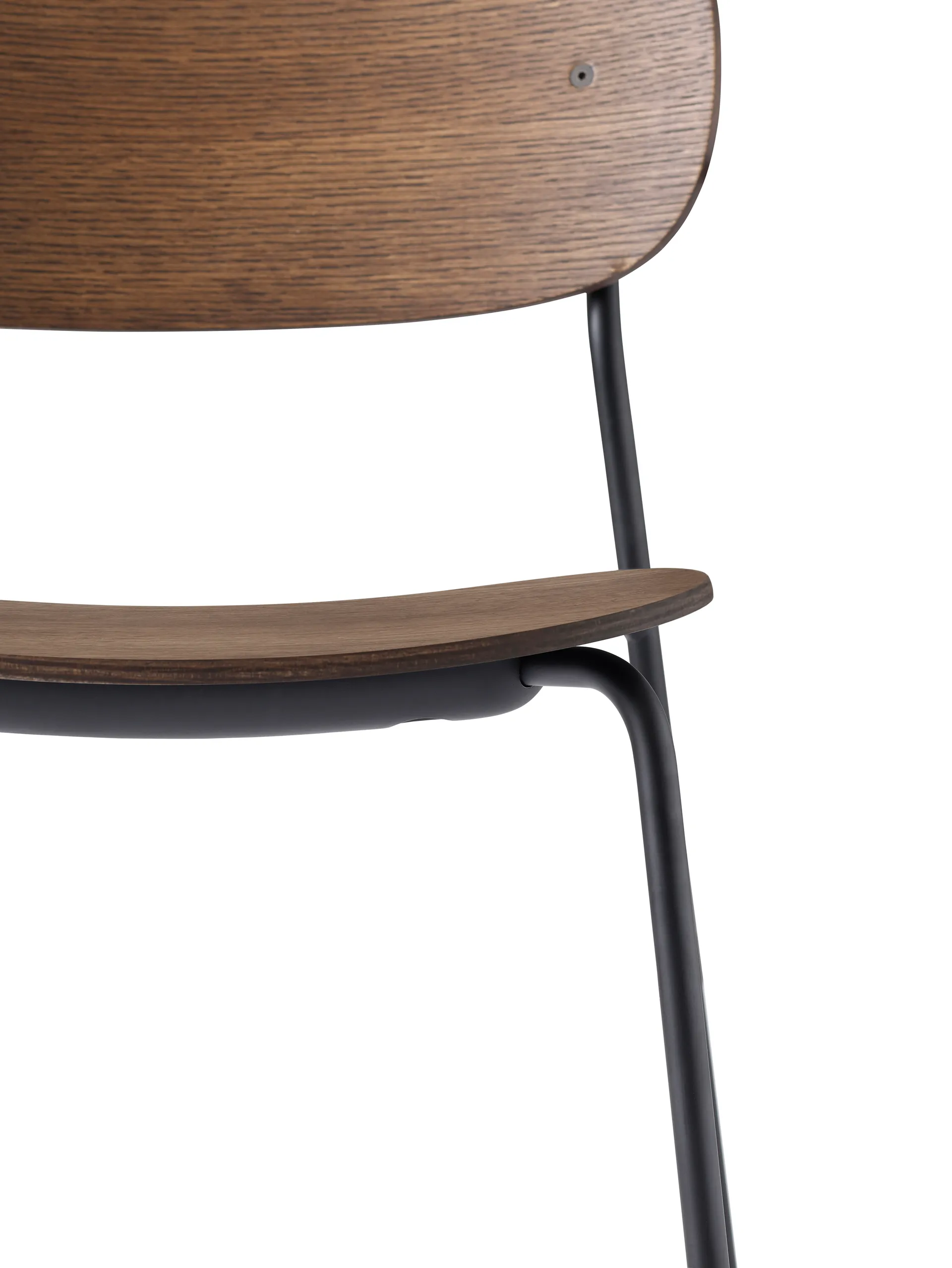 Co Chair matstol med armstöd, Mörkbetsad ek Audo Copenhagen