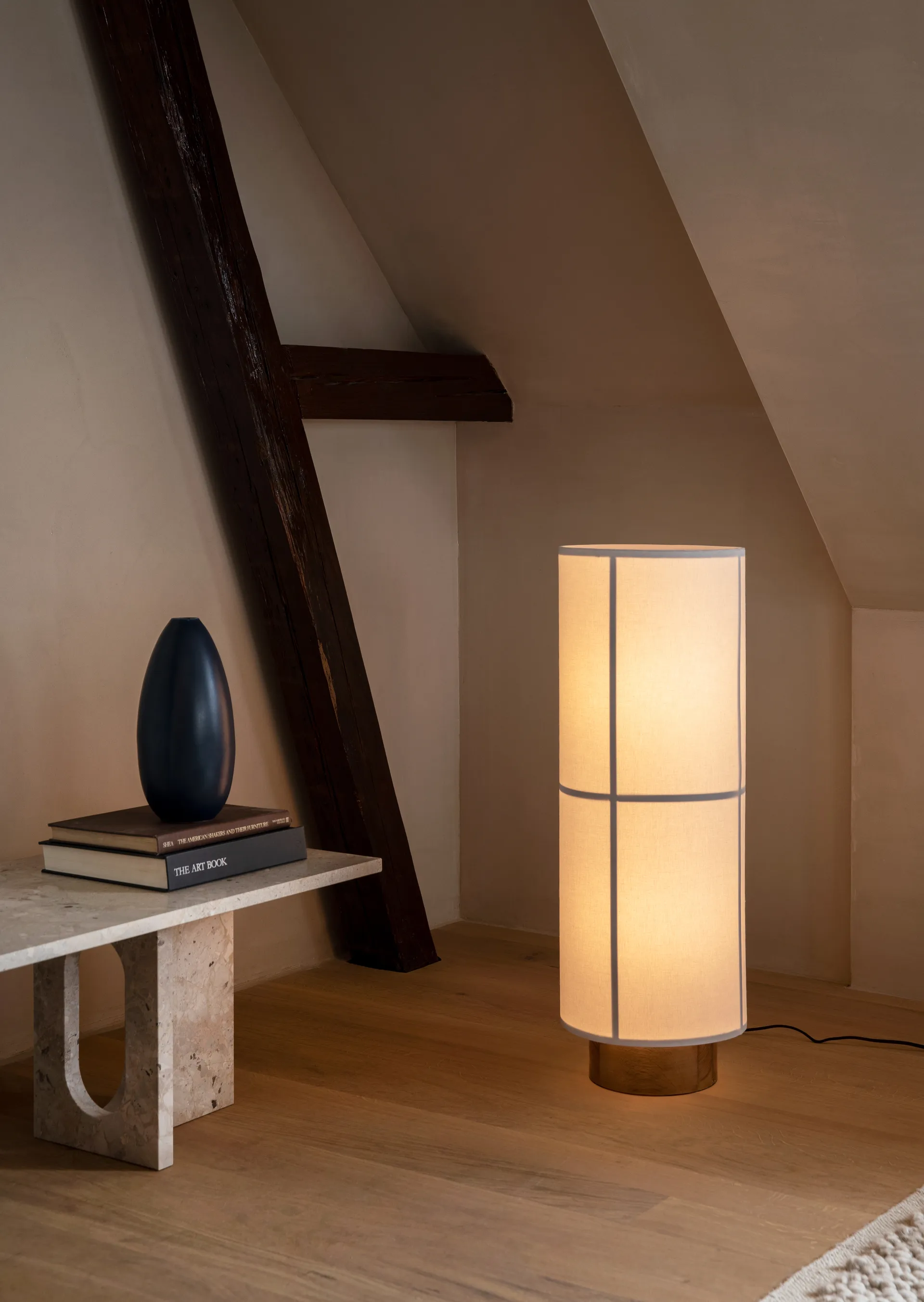Hashira golvlampa, Vit Audo Copenhagen