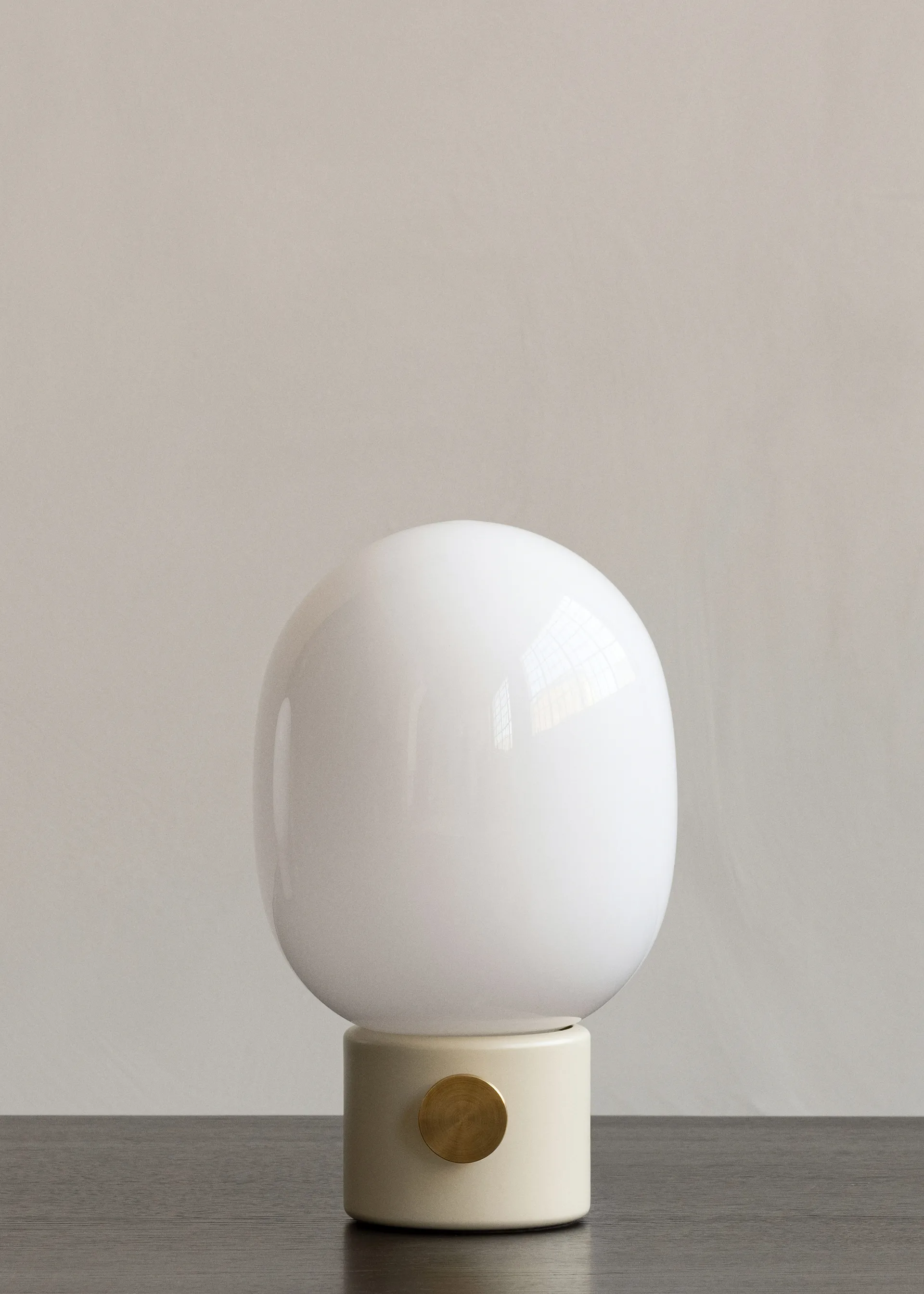 JWDA bordslampa, Alabaster white, Small Audo Copenhagen