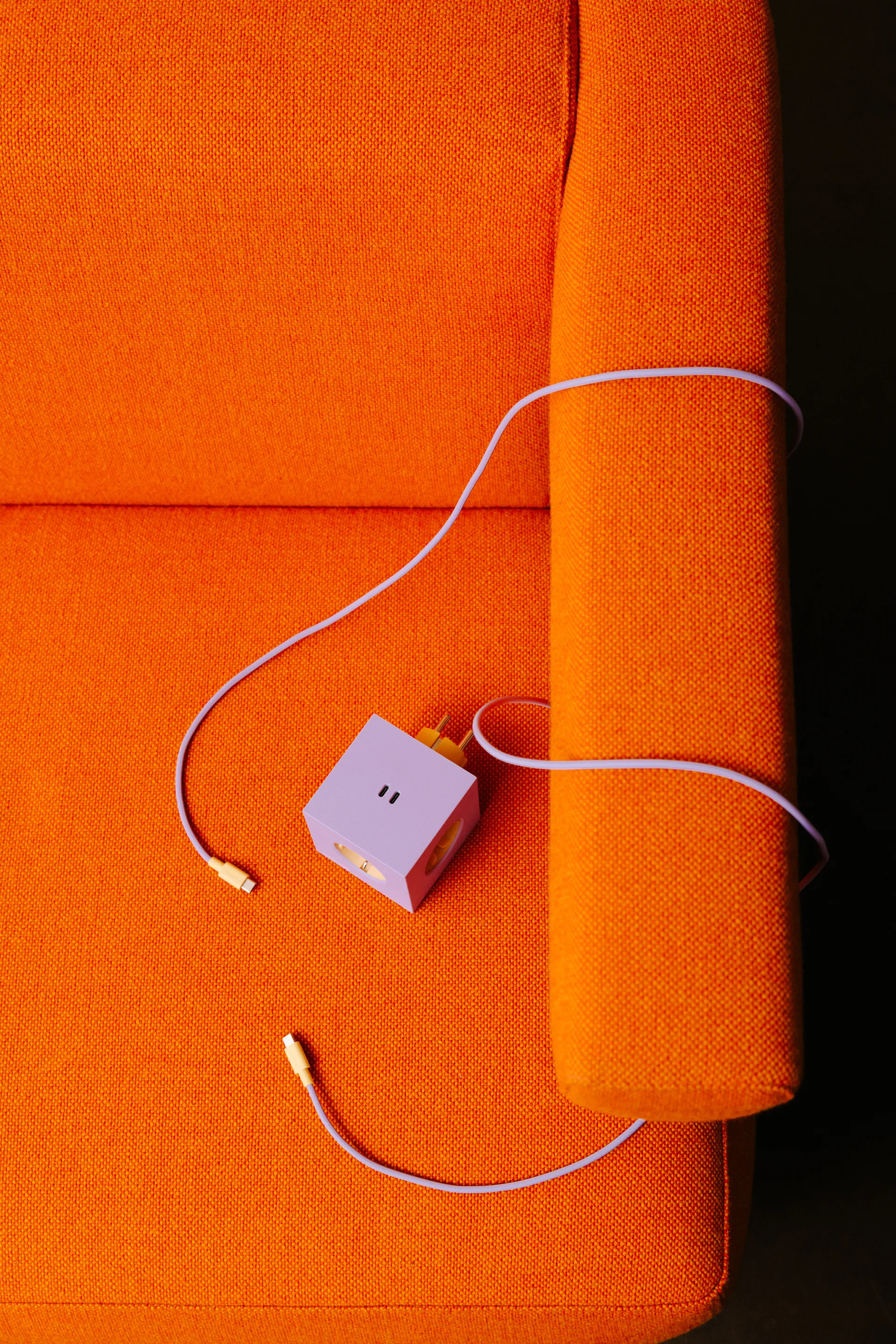 AVOLT x Bauhaus-Archiv Cable 1 USB C till USB C, Lavender Glow Avolt