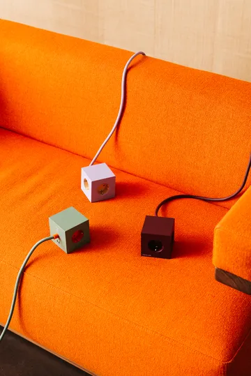 AVOLT x Bauhaus-Archiv Square 1 grenuttag USB-C - Mulberry Red - Avolt