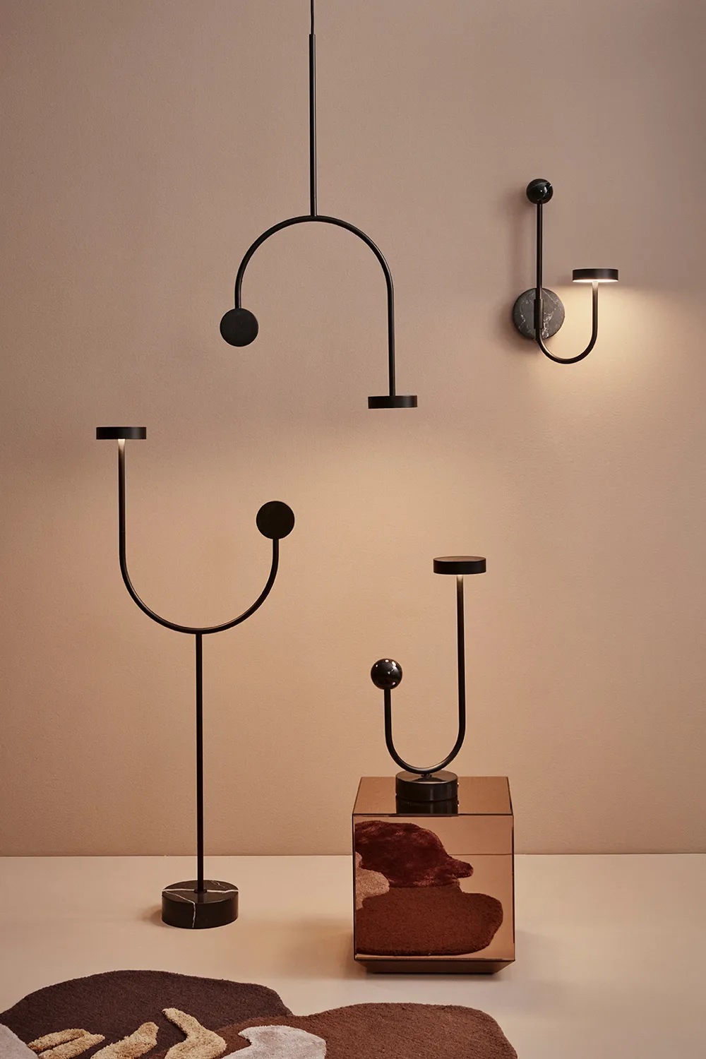 GRASIL golvlampa 51,5x127,6 cm, Black/Black AYTM