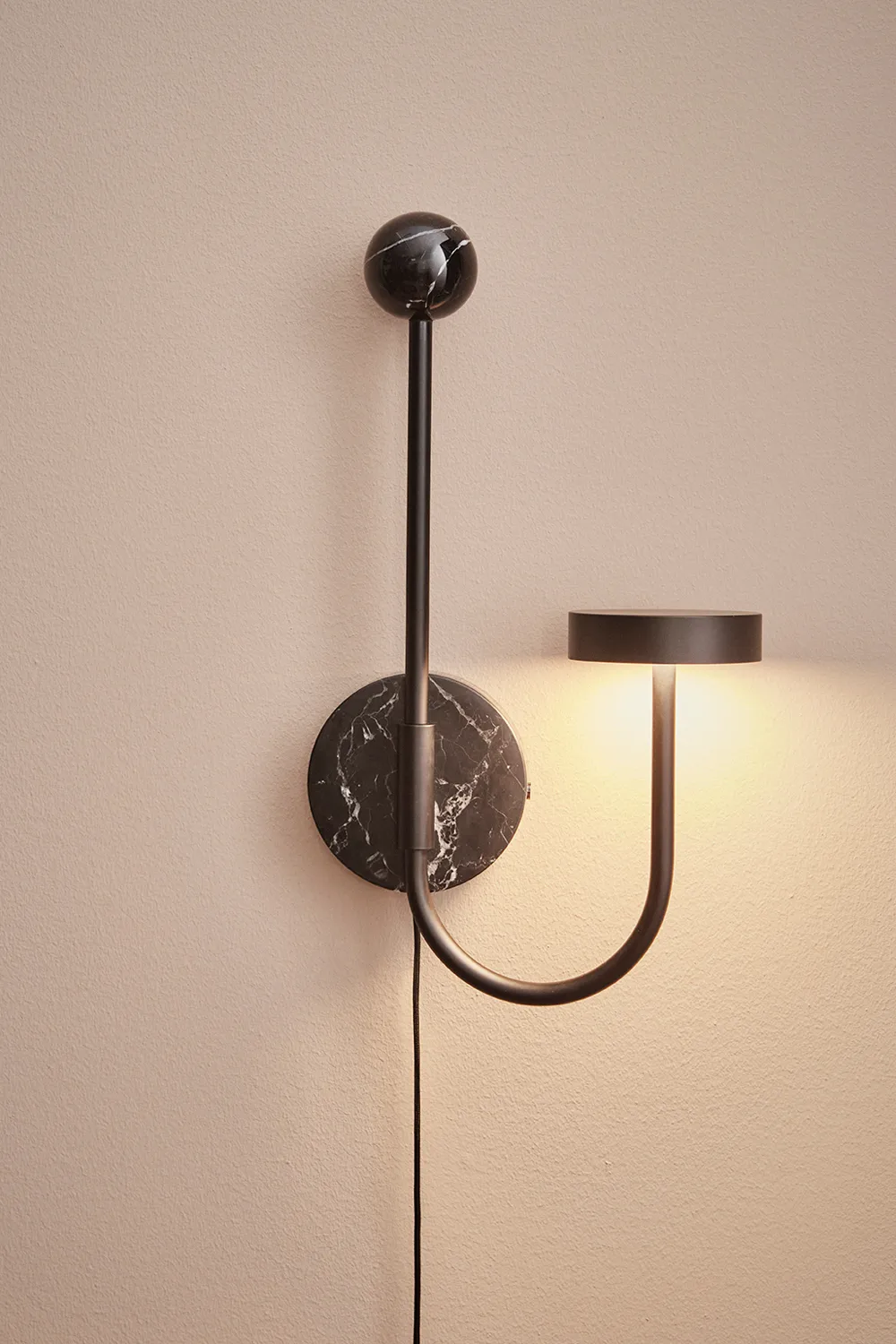 GRASIL vägglampa 30x54 cm, Black/Black AYTM
