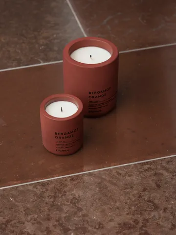 Fraga doftljus 55 timmar - Bloody Orange Cedar Wood - blomus