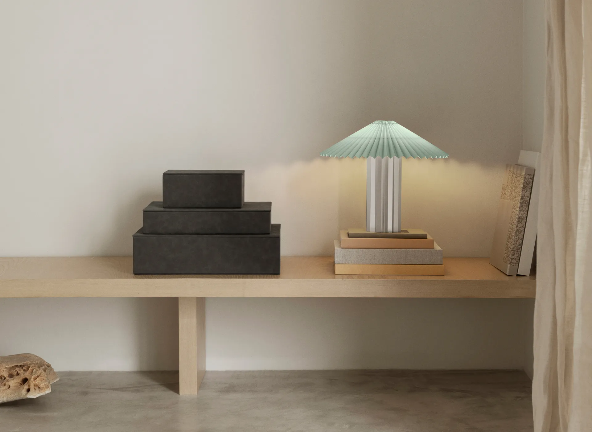 Taite bordslampa, Desert sage, Ø36,5x31 cm blomus