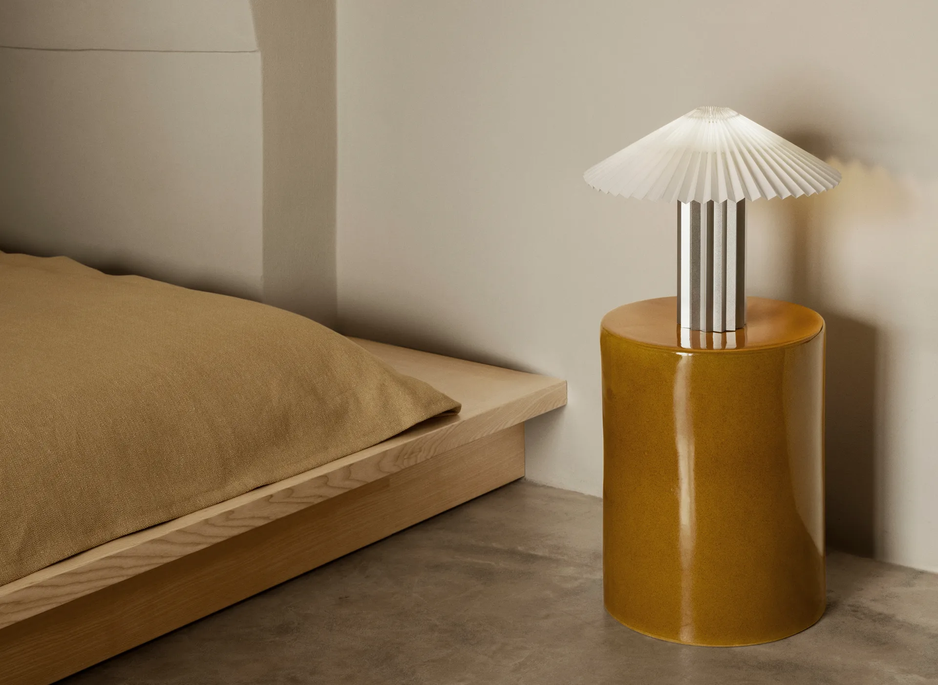 Taite bordslampa, Lily white, Ø36,5x31 cm blomus