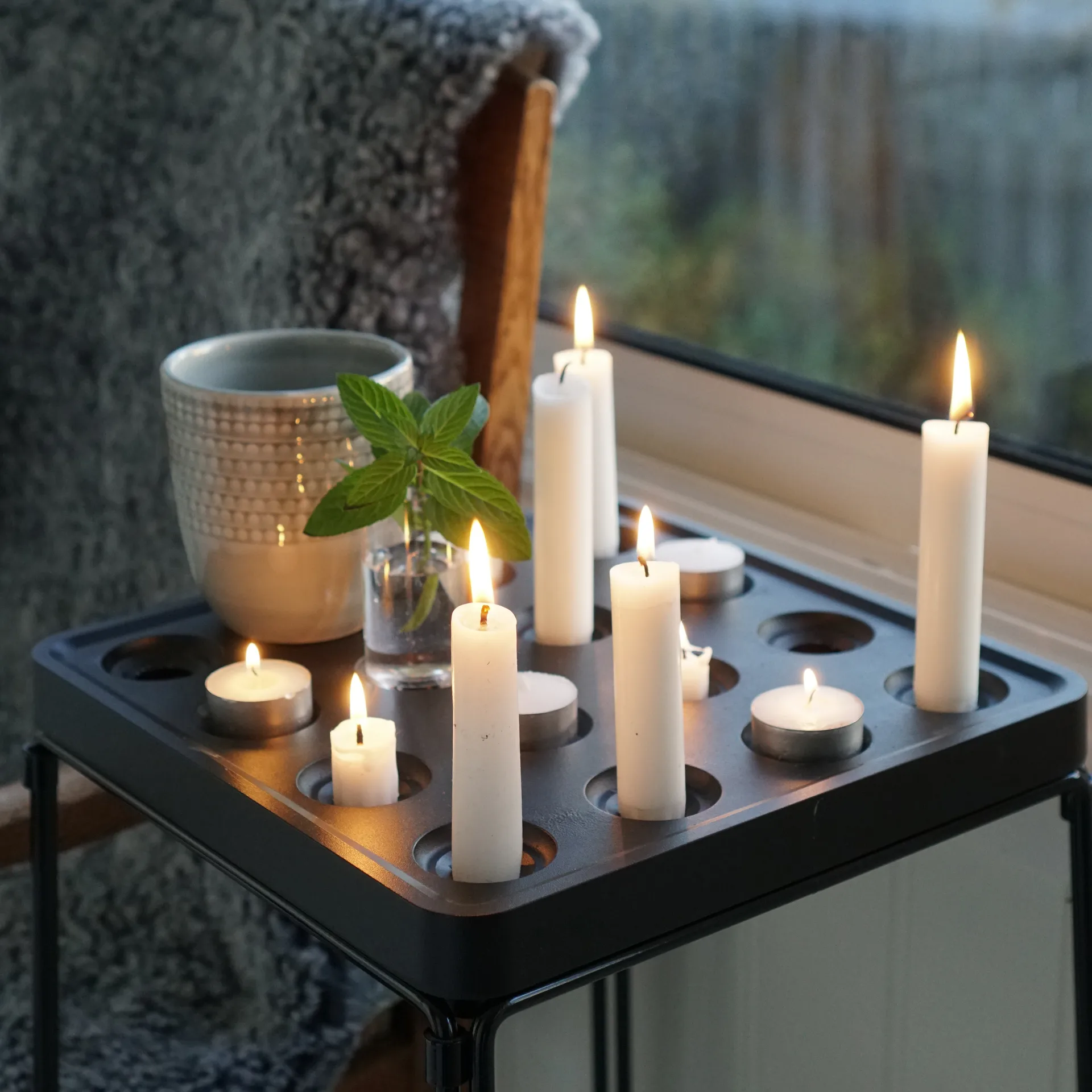 Stumpastaken ljushållare svart, stor Born In Sweden
