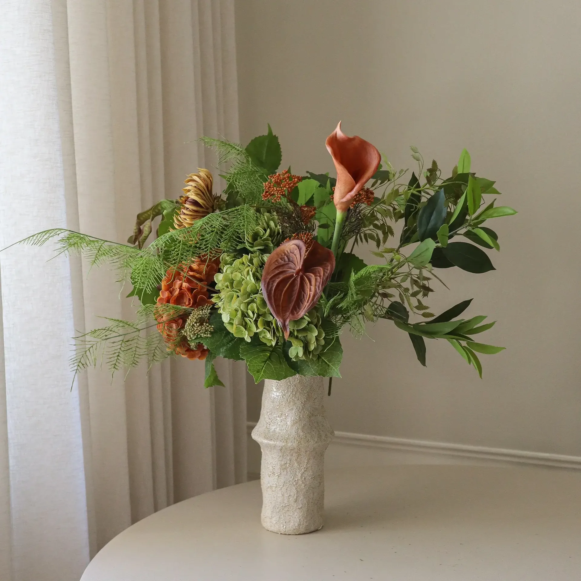 Cedar Grove konstgjord bukett, Hortensia-halvkaktusdahlia-kalla, 90 cm, 14 st Botané