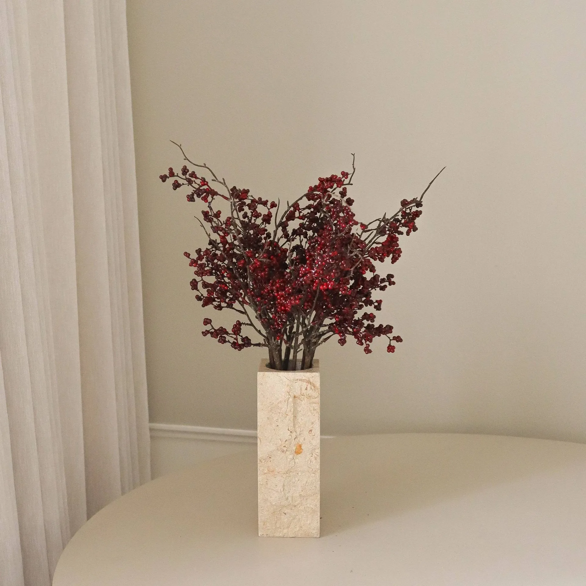Wild Berry konstgjord bukett, Mörkröda bärkvistar, 66 cm Botané