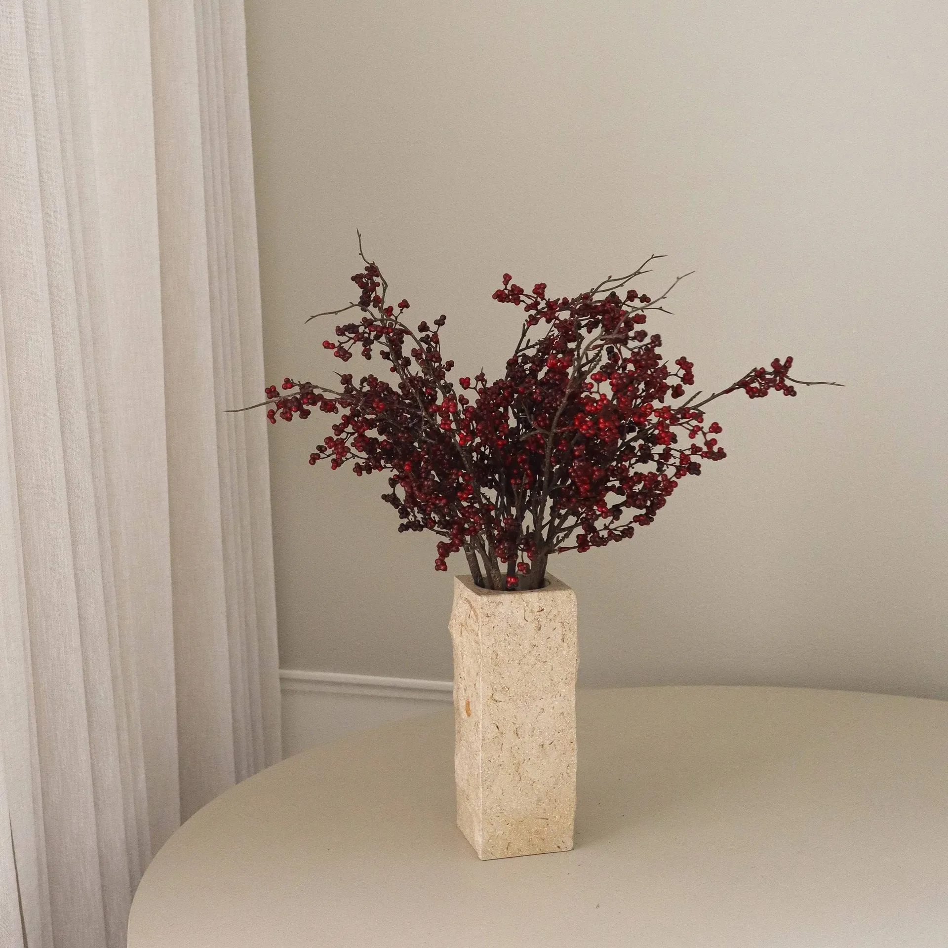 Wild Berry konstgjord bukett, Mörkröda bärkvistar, 66 cm Botané