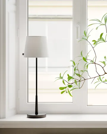 Lumi bordslampa 68,5 cm - Matt svart-vit - By Rydéns