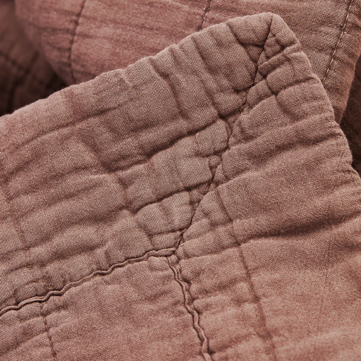 Magnhild vadderat överkast 280x280 cm, Berry byNORD