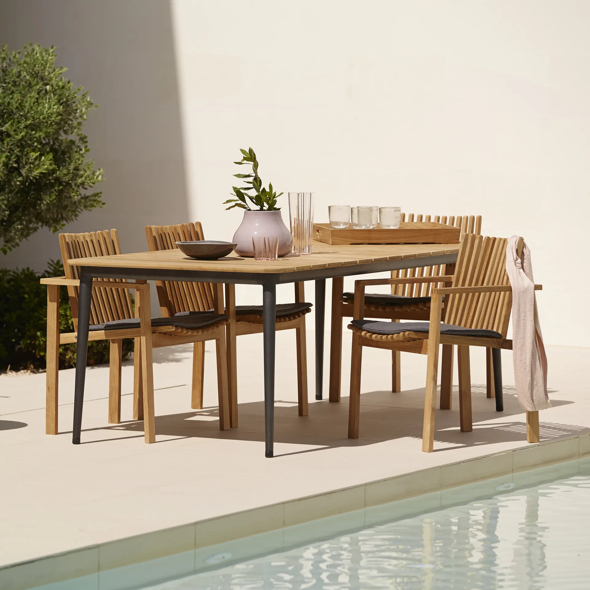 Core matbord teak 274x100x74 cm, Lava grey stativ Cane-line