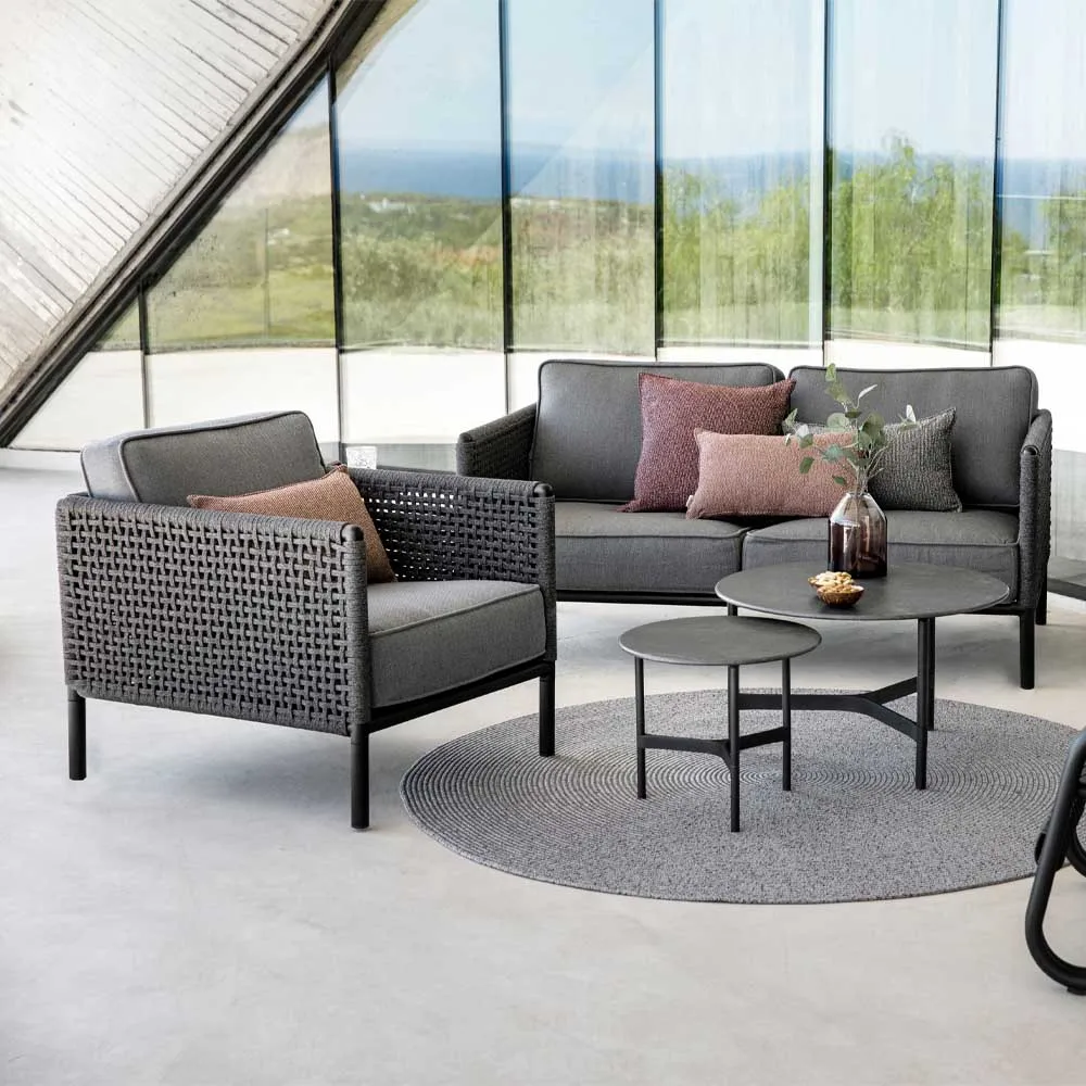 Encore loungefåtölj, Cane-Line airtouch bordeaux/dark grey, inkl. dynor Cane-line