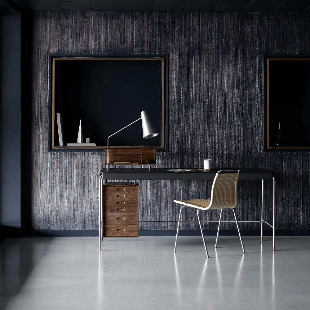 AJ52 Society Table skrivbord, Lackad valnöt inkl. belysning 160 cm Carl Hansen & Søn