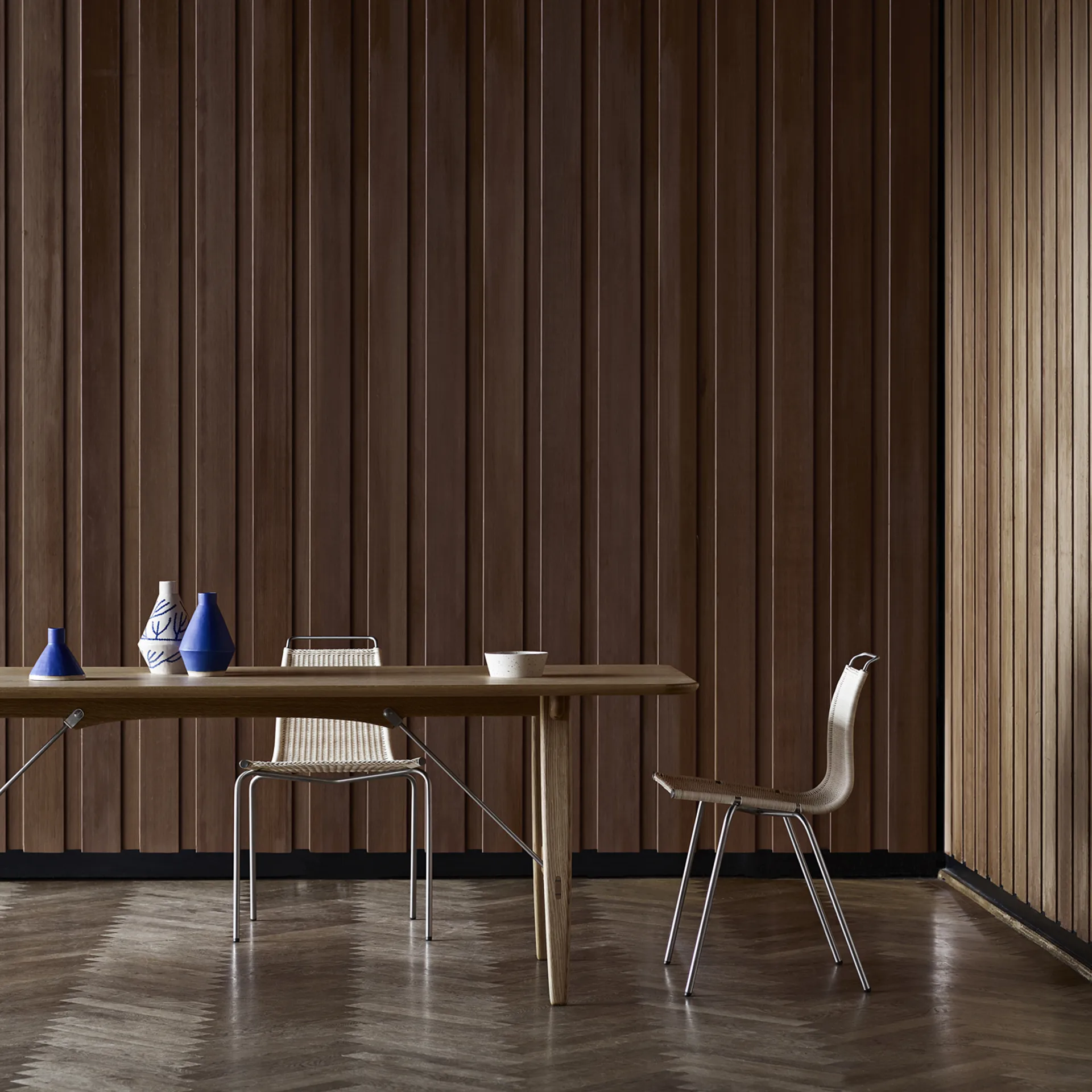 BM1160 Hunting Table matbord, Oljad valnöt-mässing Carl Hansen & Søn