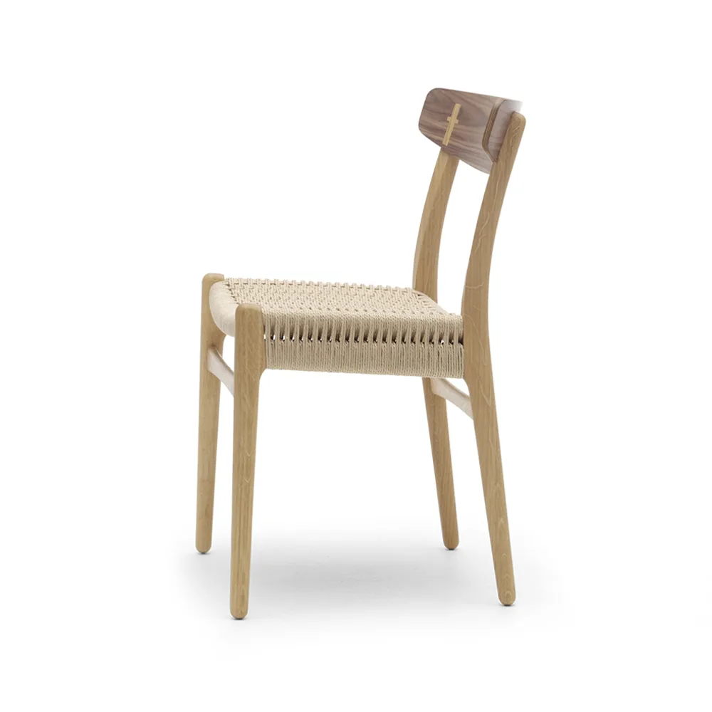 CH23 stol, Oljad valnöt-ek-naturflätad Carl Hansen & Søn