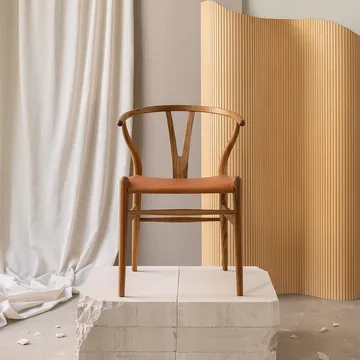 CH24 Y-stol Birthday Edition - Teak, sits i anilinläder - Carl Hansen & Søn