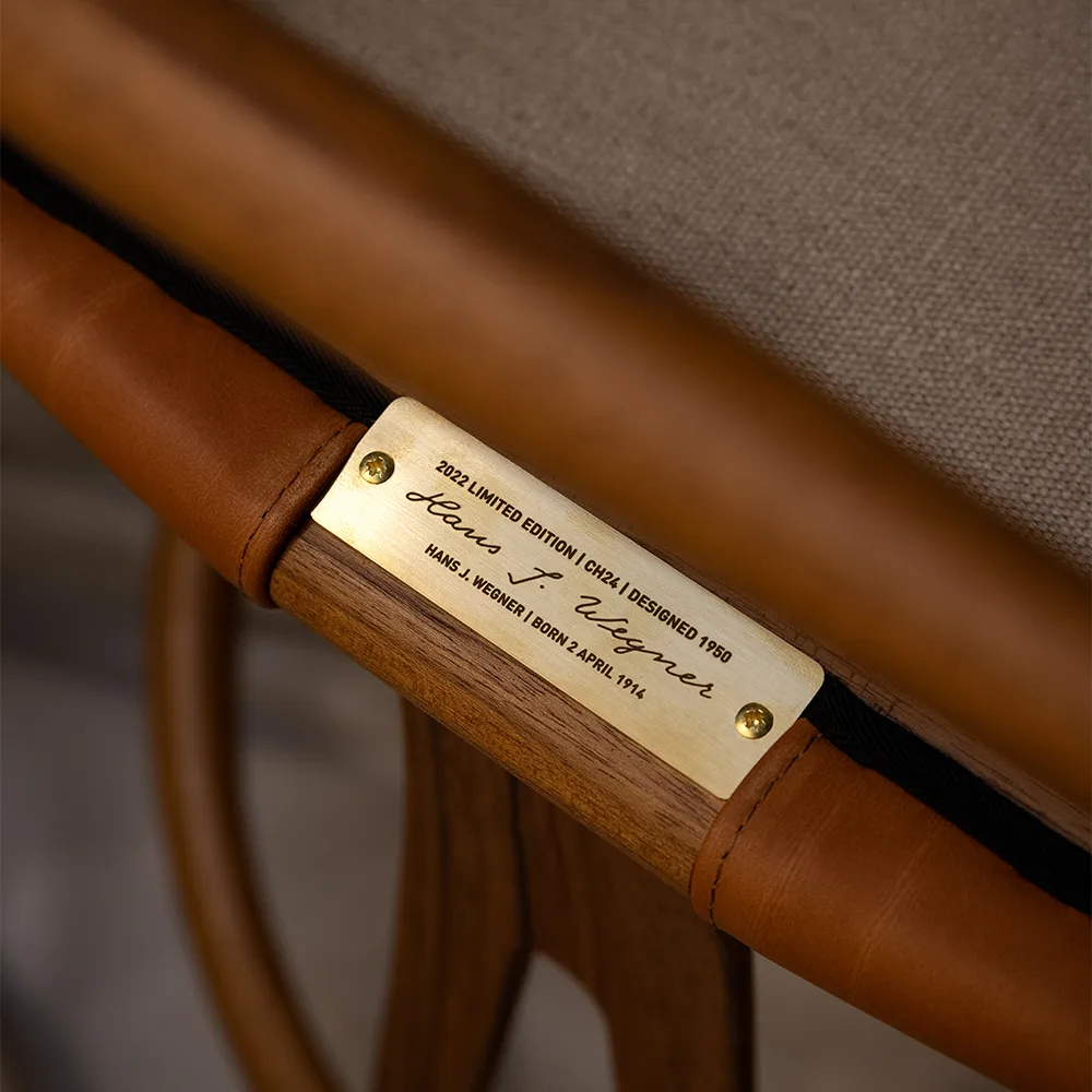 CH24 Y-stol Birthday Edition, Teak, sits i anilinläder Carl Hansen & Søn