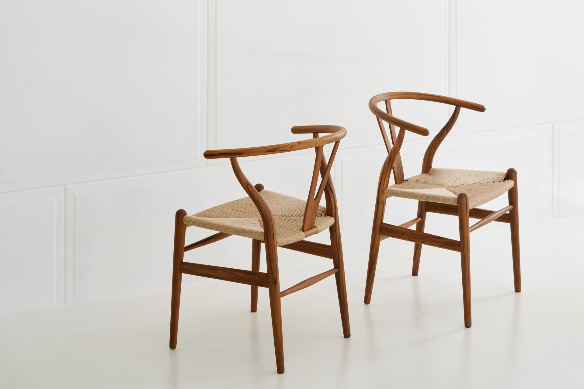 CH24 Y-stol, Oljad teak-naturflätad Carl Hansen & Søn