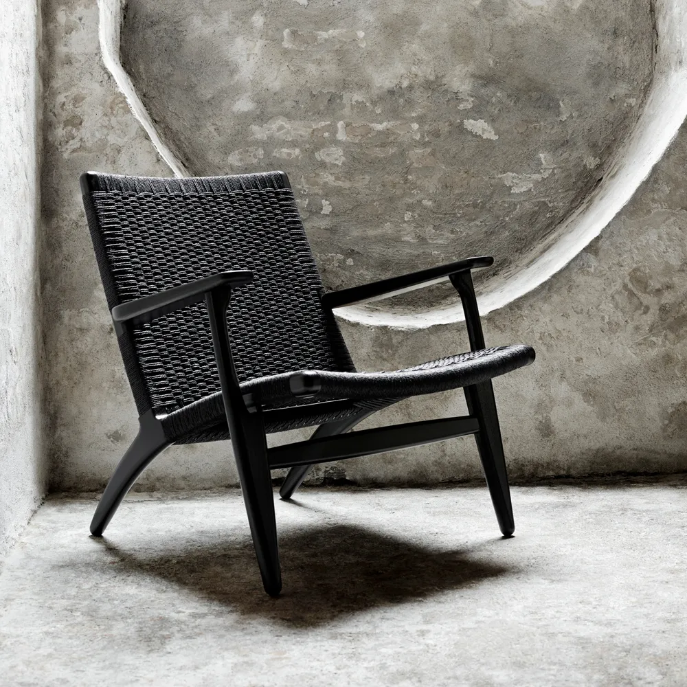 CH25 fåtölj, Svartlackad ek-naturflätad Carl Hansen & Søn