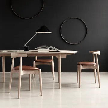 CH338 matbord med plats för 2 ilägg - Vitoljad ek, 200x115 cm - Carl Hansen & Søn