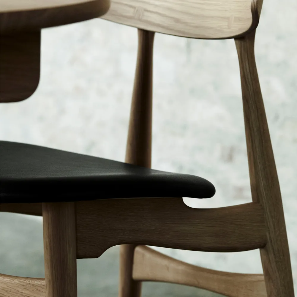 CH33P stol, Thor 301-svartlackad ek Carl Hansen & Søn