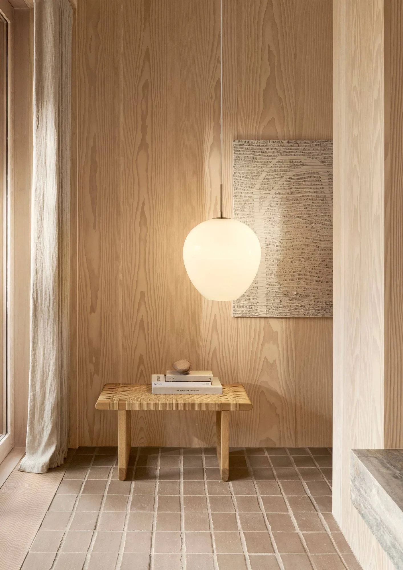 MT221 Tulip-lampan, Opalglas-mässing, Ø26 cm Carl Hansen & Søn