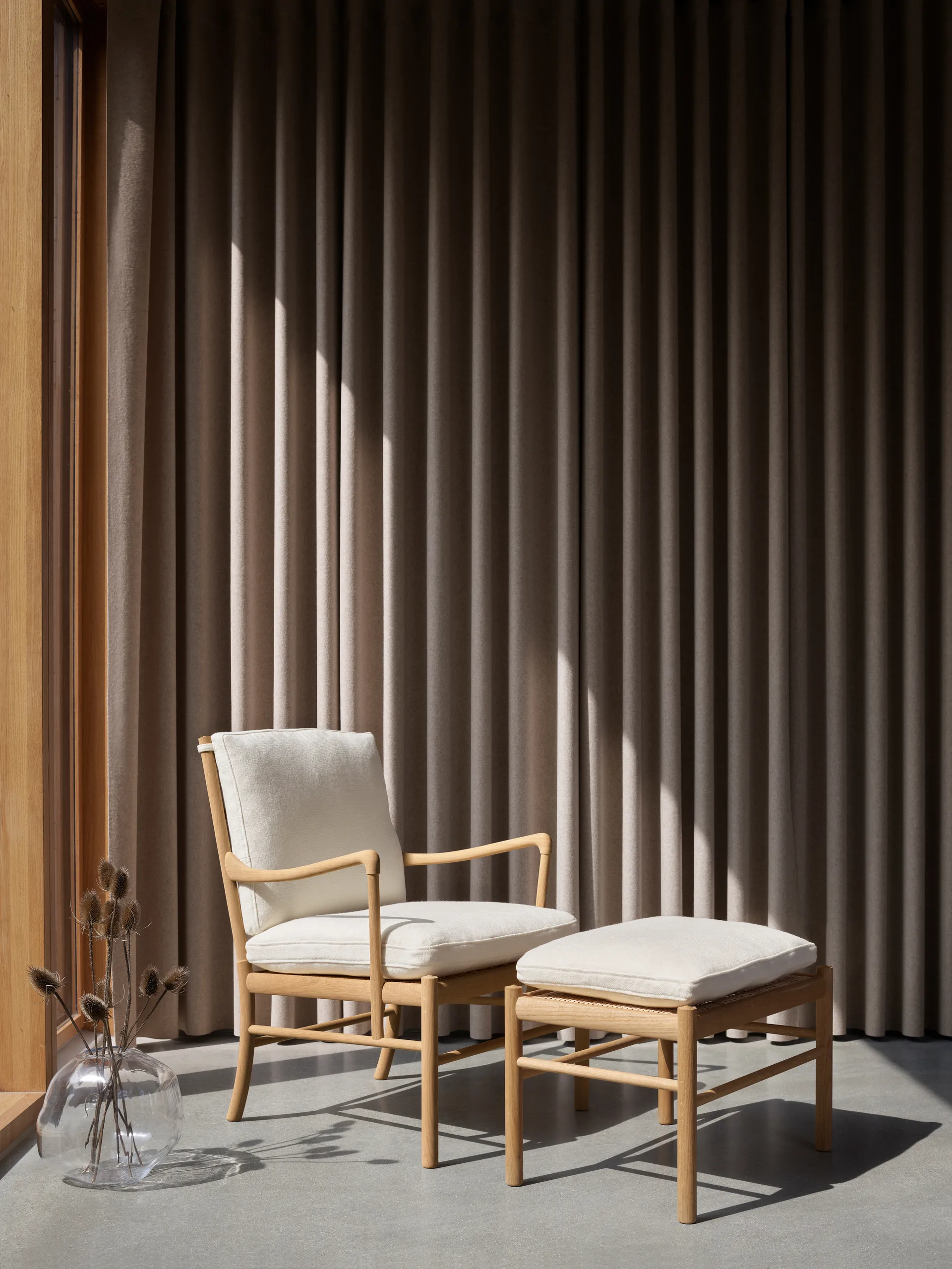OW149 Colonial chair fåtölj, Thor 307-oljad valnöt Carl Hansen & Søn