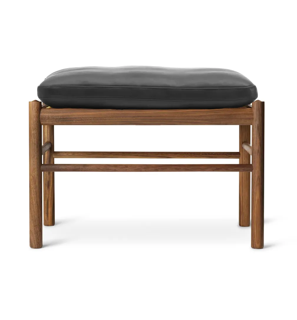 OW149F Colonial fotpall, Valnöt-läder Thor 301 svart Carl Hansen & Søn