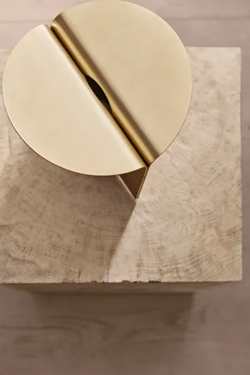 RF200 Petal bordslampa, Oiled walnut-brass - Carl Hansen & Søn